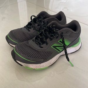 NB little boys’ sneakers